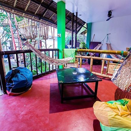 Jeepney Hostel And Kite Resort Balabag (Boracay) Exterior foto