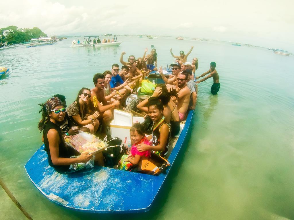 Jeepney Hostel And Kite Resort Balabag (Boracay) Exterior foto
