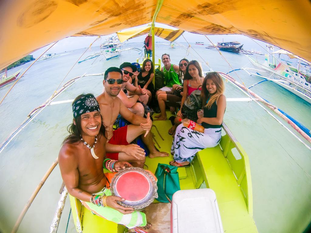 Jeepney Hostel And Kite Resort Balabag (Boracay) Exterior foto