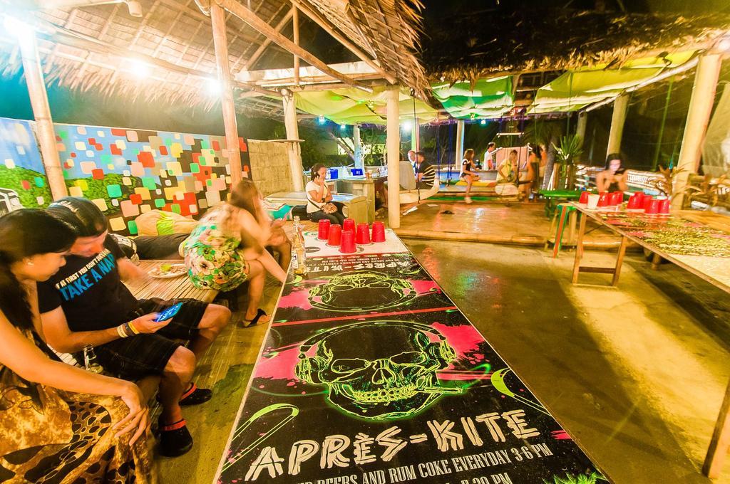 Jeepney Hostel And Kite Resort Balabag (Boracay) Exterior foto