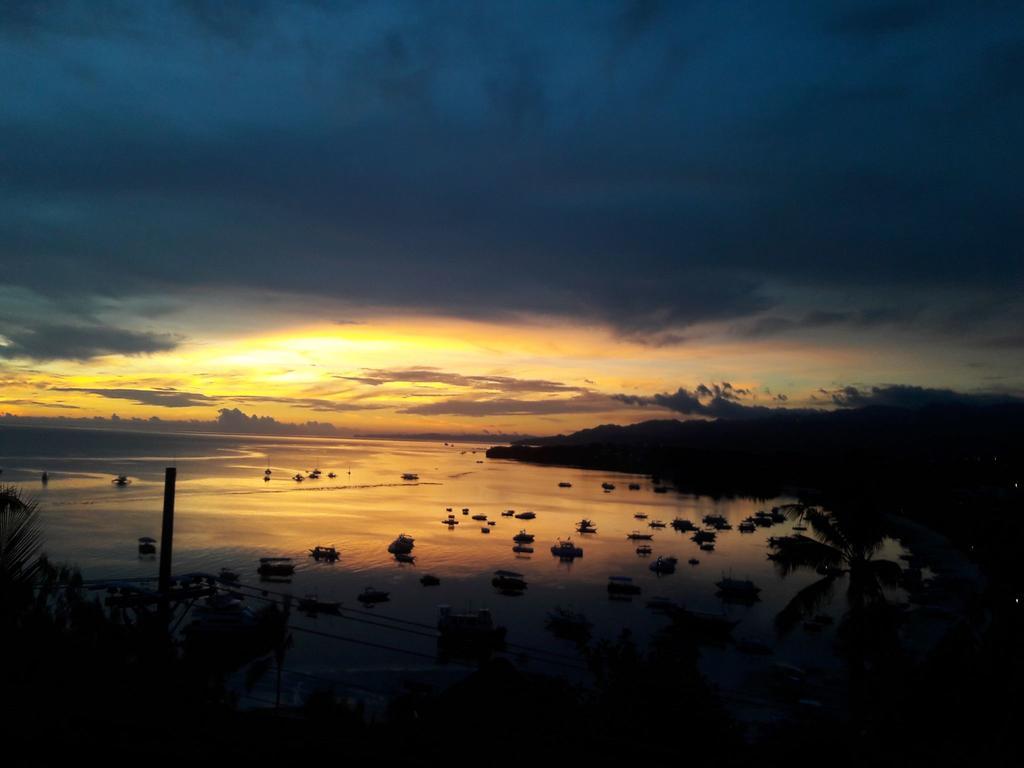 Jeepney Hostel And Kite Resort Balabag (Boracay) Exterior foto